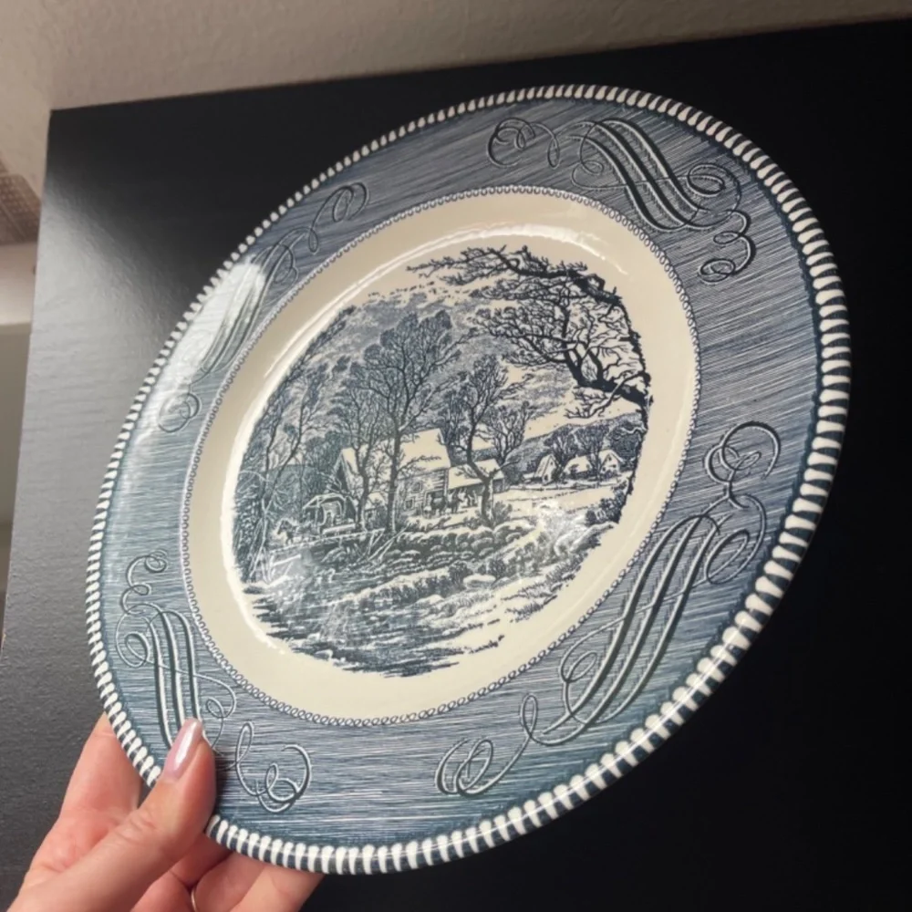 ROYAL (USA) Dinner Plate  Currier and Ives Blue Plate 1 pcs